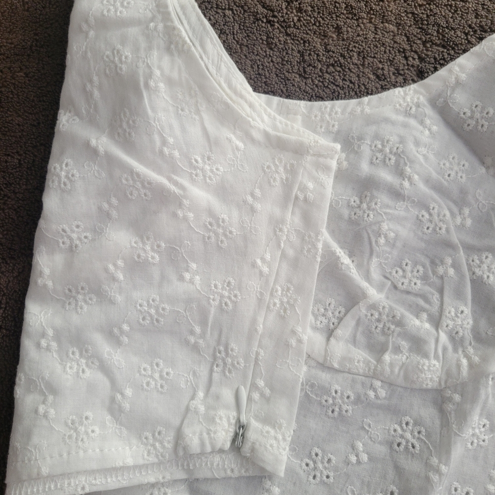 White Eyelet Crop Top Boho Cottagecore Milkmaid Western Y2k Size Small/4 - Picture 7 of 10